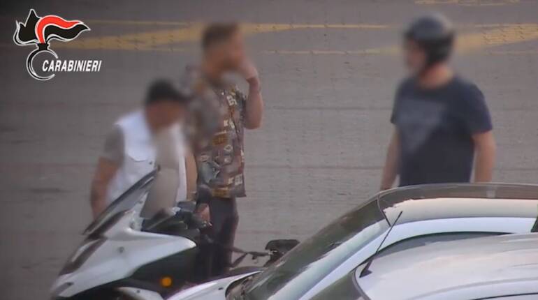 Traffico di droga dalla Campania al carcere di Milano Opera: 30 arresti e 329 kg sequestrati