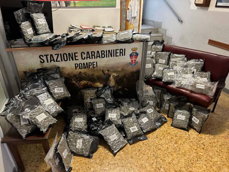 Pompei, arrestato insospettabile: in casa 40 chilogrammi di droga
