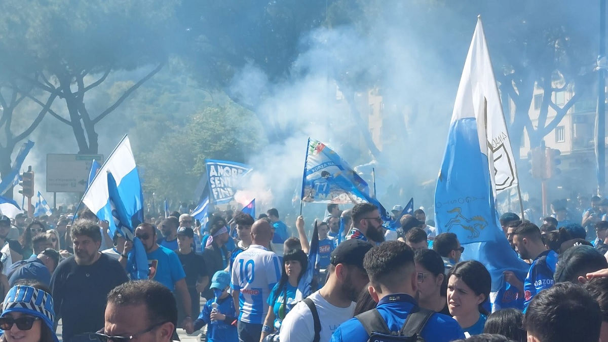 La festa scudetto continua al Maradona prima di Napoli Fiorentina