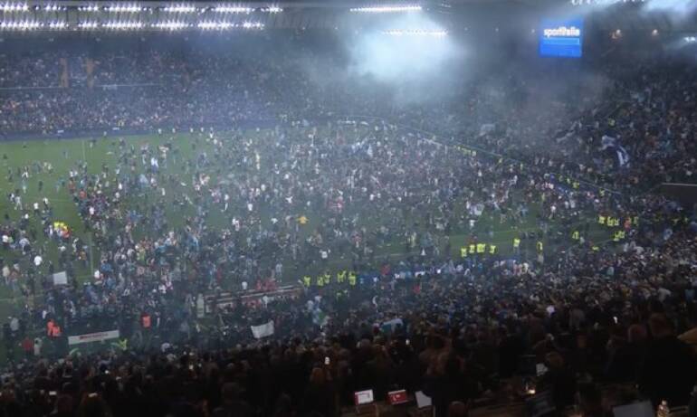 Choc alla Dacia Arena: invasione e scontri tra le tifoserie di Napoli e Udinese