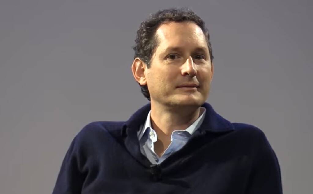 John Elkann incantato da Ravello: visita privata a Villa Rufolo prima del Ferrari World Premiere