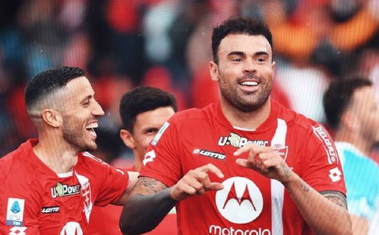 Dany Mota e l’ex Petagna, il Napoli campione d’Italia cade a Monza