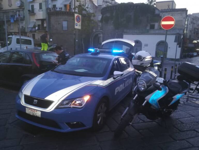 Porta Nolana, lite in strada degenera: arrestato 44enne per resistenza e false generalità