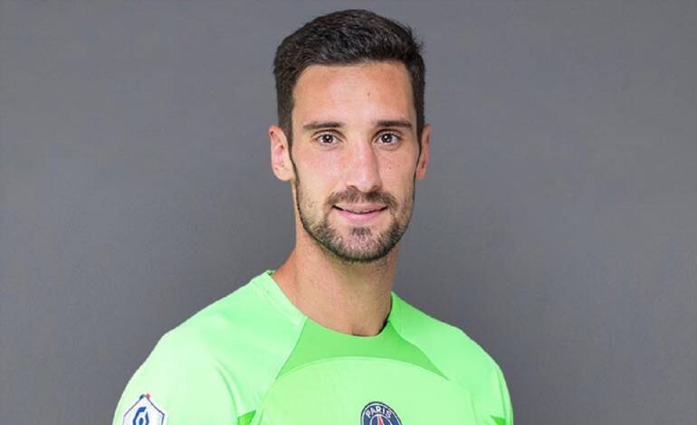 Sergio Rico uscito dal coma. La moglie: “Piccoli passi avanti”