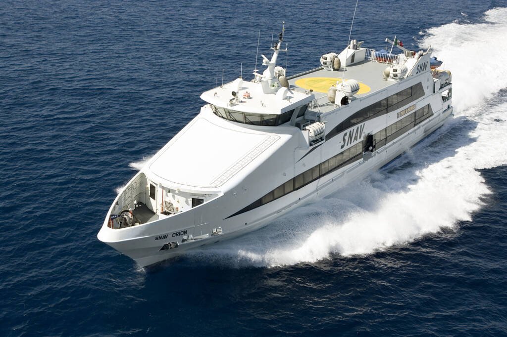 Snav, da domani 27 maggio al i collegamenti veloci da Napoli per le isole Eolie