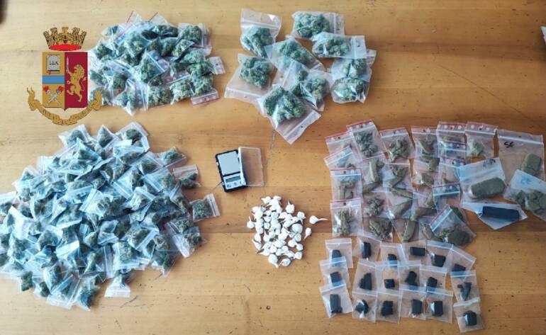 Napoli, pusher arrestato al Vasto grazie alla segnalazione Youpol