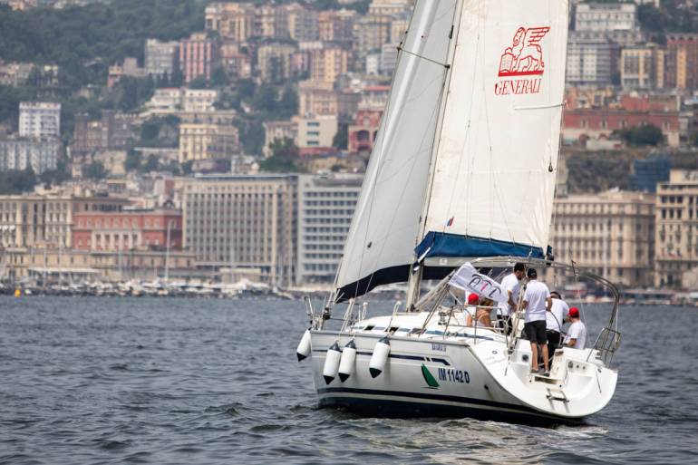 Napoli, uscita in barca a vela per pazienti ematologici, per Giornata contro leucemie