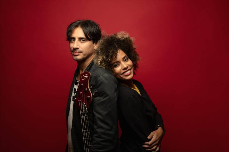 Alle Dune Beach Club Simona Boo e Diego Imparato sul palco di ‘Giovedì Sona’