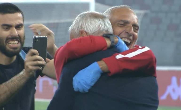 Pavoletti gela il Bari al 94′: il Cagliari torna in Serie A!