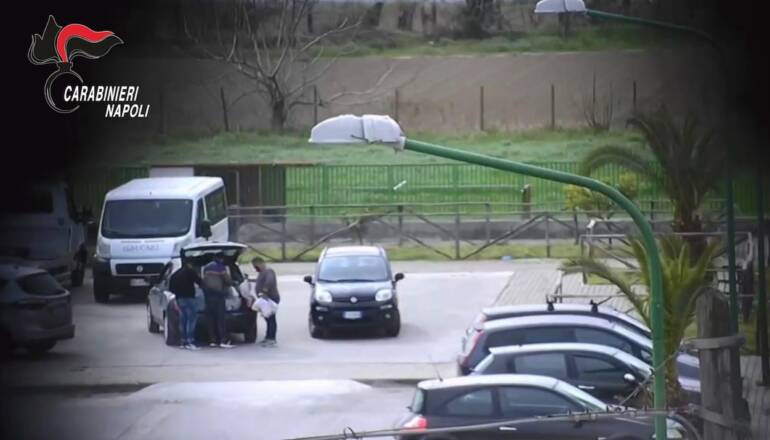 Camorra a Caivano, il clan Gallo-Angelino e gli “aiuti” durante il covid: 20 arresti