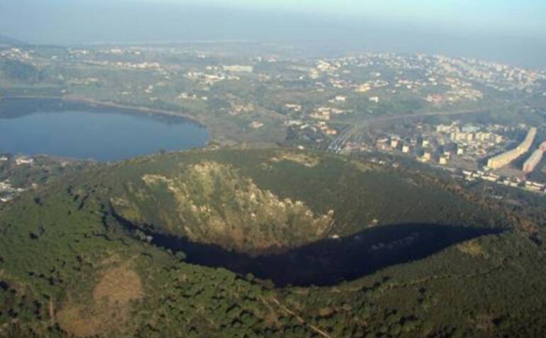 campi flegrei, stop alle nuove costruzioni