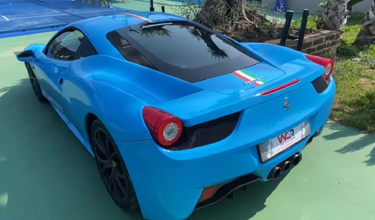 Al “NESS FOR US” a Licola la Ferrari azzurra che celebra lo scudetto del Napoli