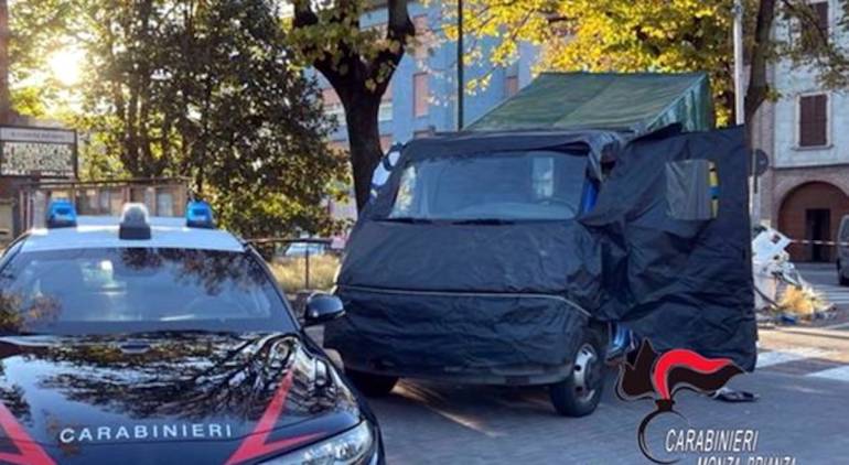 Assalti a bancomat del Milanese con van rubati: arrestati 2 napoletani e un complice