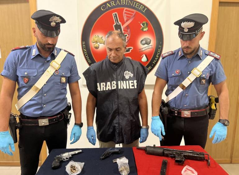 Napoli, recuperate a Secondigliano le armi della Vanella Grassi ponte a sparare