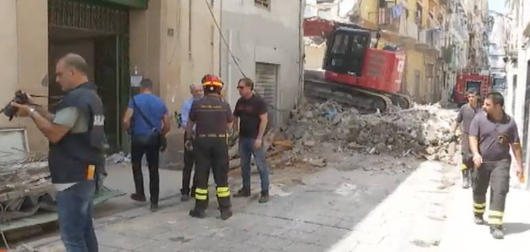 Palazzo crollato a Torre del Greco, tra 15 giorni i primi rientri degli evacuati