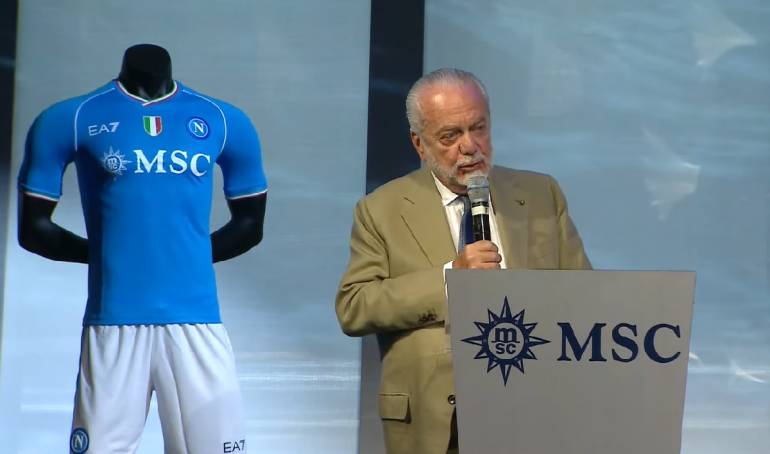 De Laurentiis: “Osimhen resta. Giuntoli juventino? A saperlo me ne liberavo prima…”