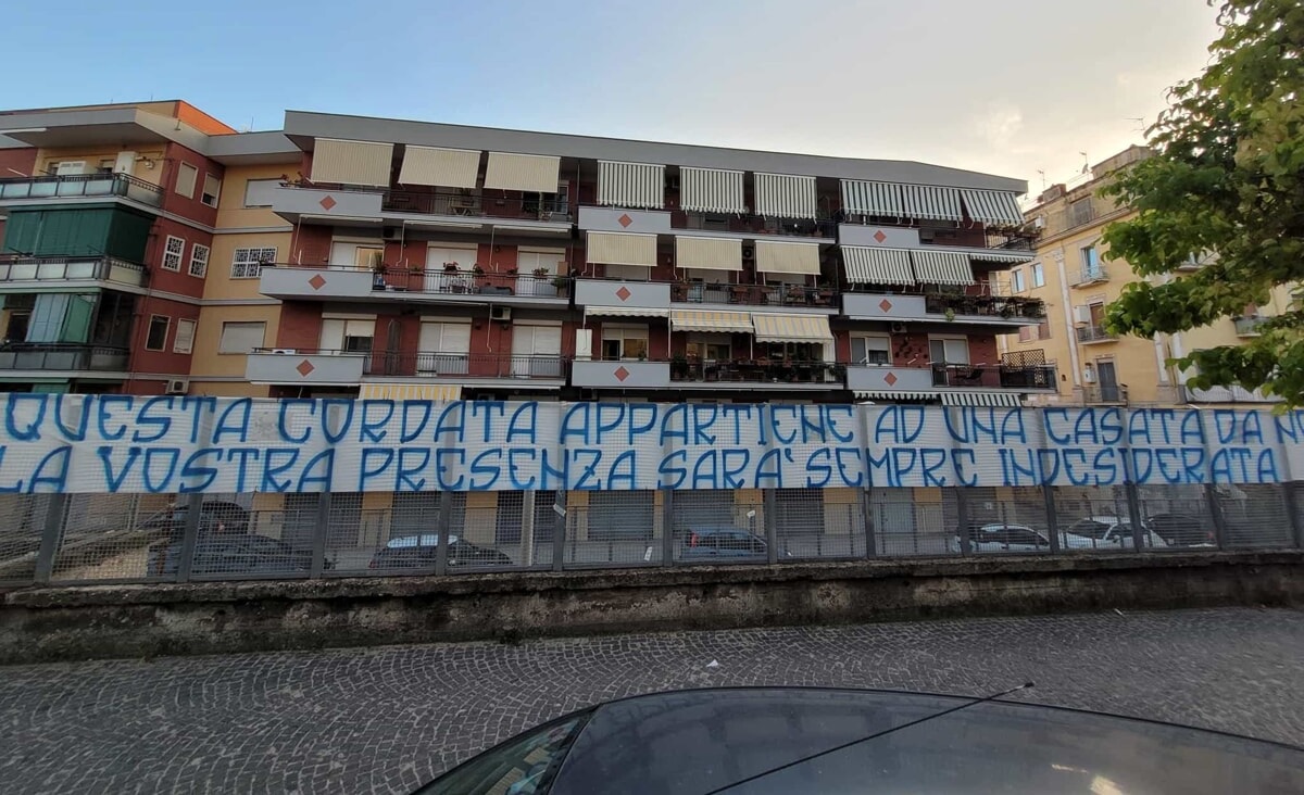 Gli ultras del Portici contro Emanuele Filiberto: “La tua presenza è indesiderata”