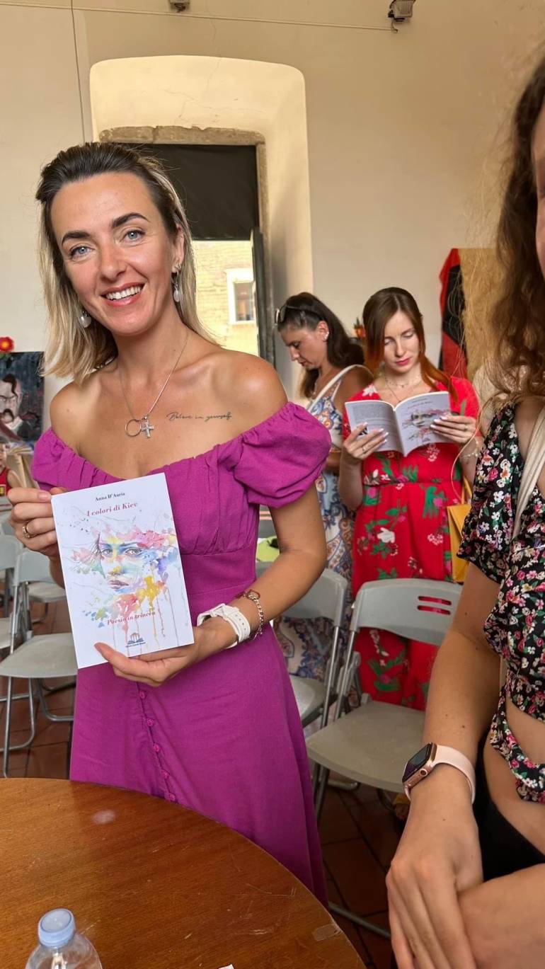 Presentato al Maschio Angioino ‘I colori di Kiev’, la silloge poetica di Anna D’Auria