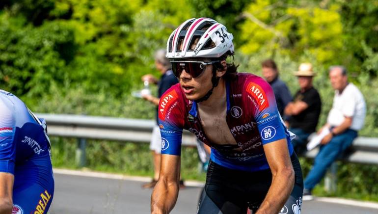 Tragedia al Giro d’Austria, il ciclista 17enne Jacopo Venzo muore dopo una caduta