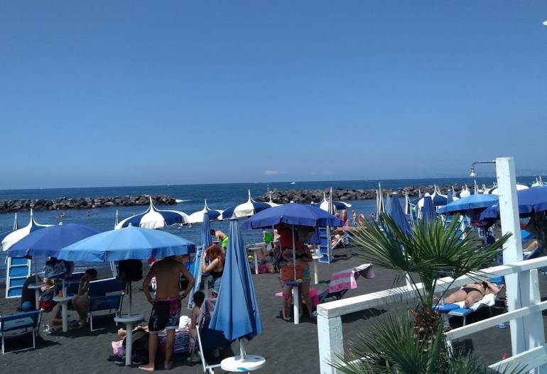 Torre del Greco, anziano morto al mare in via Litoranea