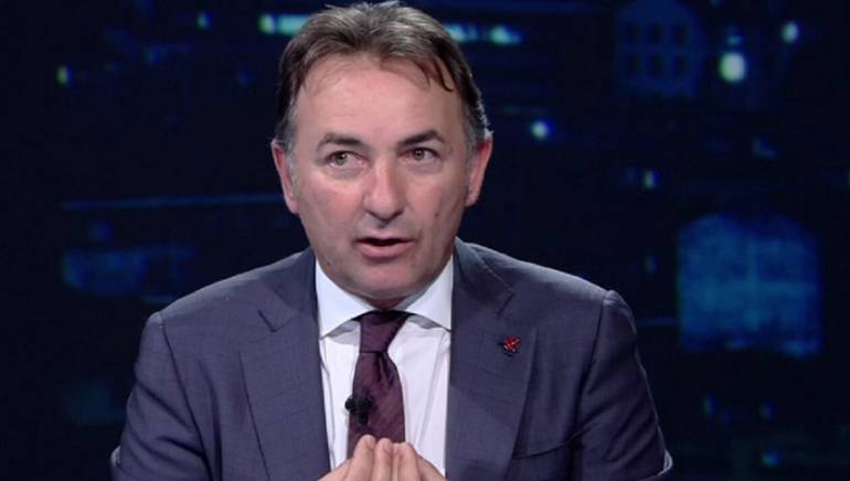 Paura per Massimo Mauro: colpito da infarto mentre giocava a padel