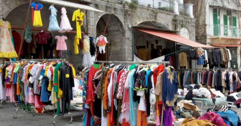 Il sindaco di Ercolano: “Il mercato di Pugliano può donare stracci per la nuova ‘Venere’ del Pistoletto”