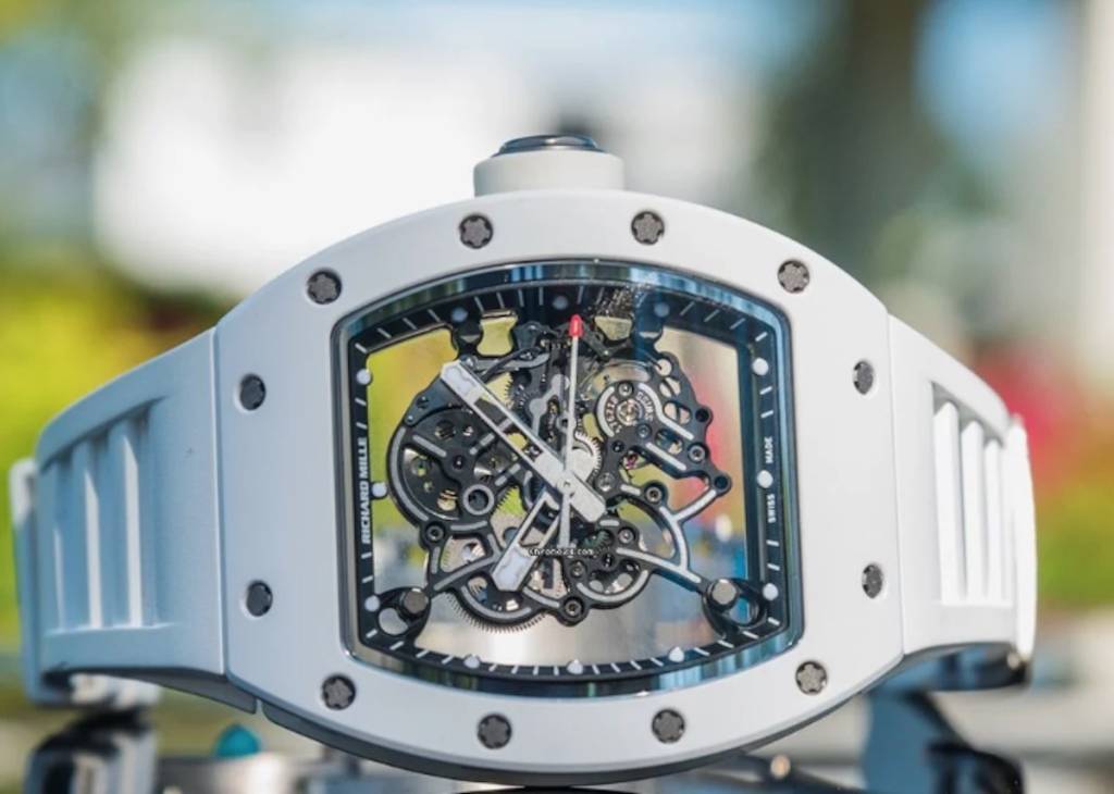 Rapine di orologi di lusso tra Spagna e Italia: presi 5 della gang dei “trasfertisti del lusso”