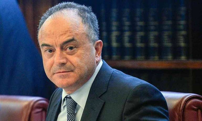 Carceri nel caos, l’allarme di Gratteri: “Comandano i boss, così nasce la disperazione”