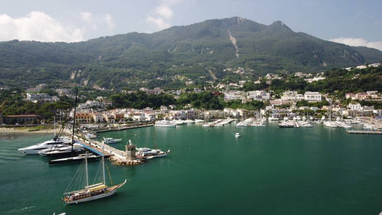 ischia, sindaco di lacco ameno