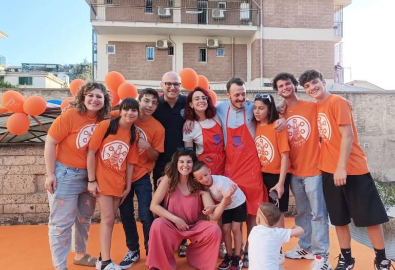 Napoli, nasce a Scampia “La matta pizzeria” che darà lavoro a ragazzi in difficoltà