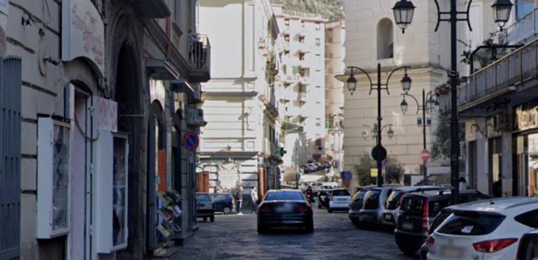 Gragnano, la piccola Serena era sulla moto senza casco: in arrivo avvisi di garanzia