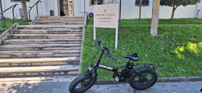 Scontro auto-bici a Eboli: muore migrante di 22 anni