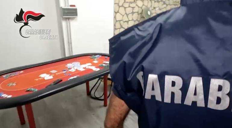Santa Maria Capua Vetere, scoperta bisca clandestina: 20 denunciati