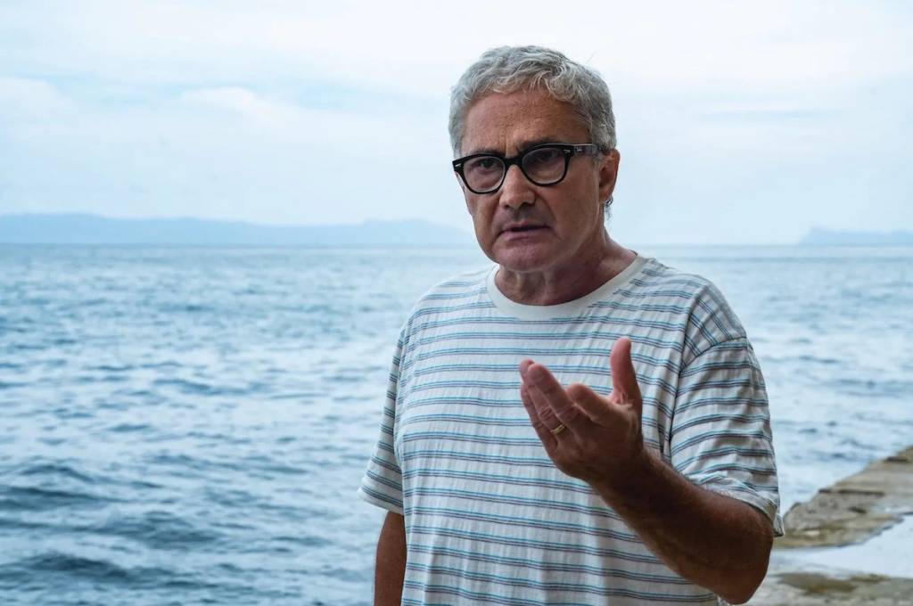 Il regista Antonio Capuano ha rischiato di annegare a Marechiaro: salvato da alcuni ragazzi