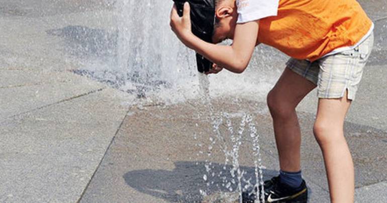 Da oggi a lunedì allerta a Napoli: è il week end più caldo dell’estate