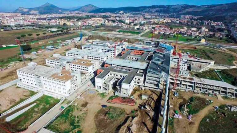 Riapre il cantiere del policlinico di Caserta