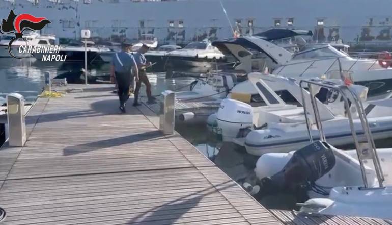 Castellammare, sequestrate al clan Cesarano concessionaria e società di noleggio auto e imbarcazioni nel porto di Marina di Stabia