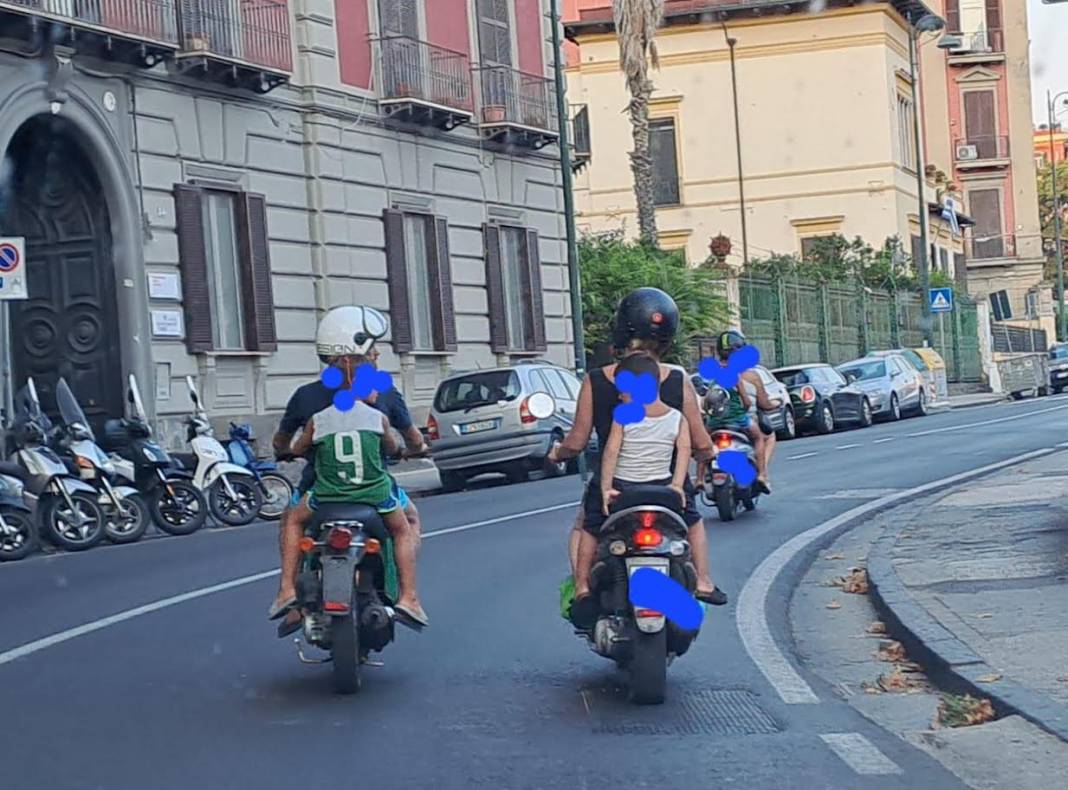 napoli bimbi scooter senza casco