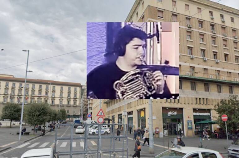 Napoli, il giovane musicista ucciso per uno scooter parcheggiato male: l’assassino ha 16 anni