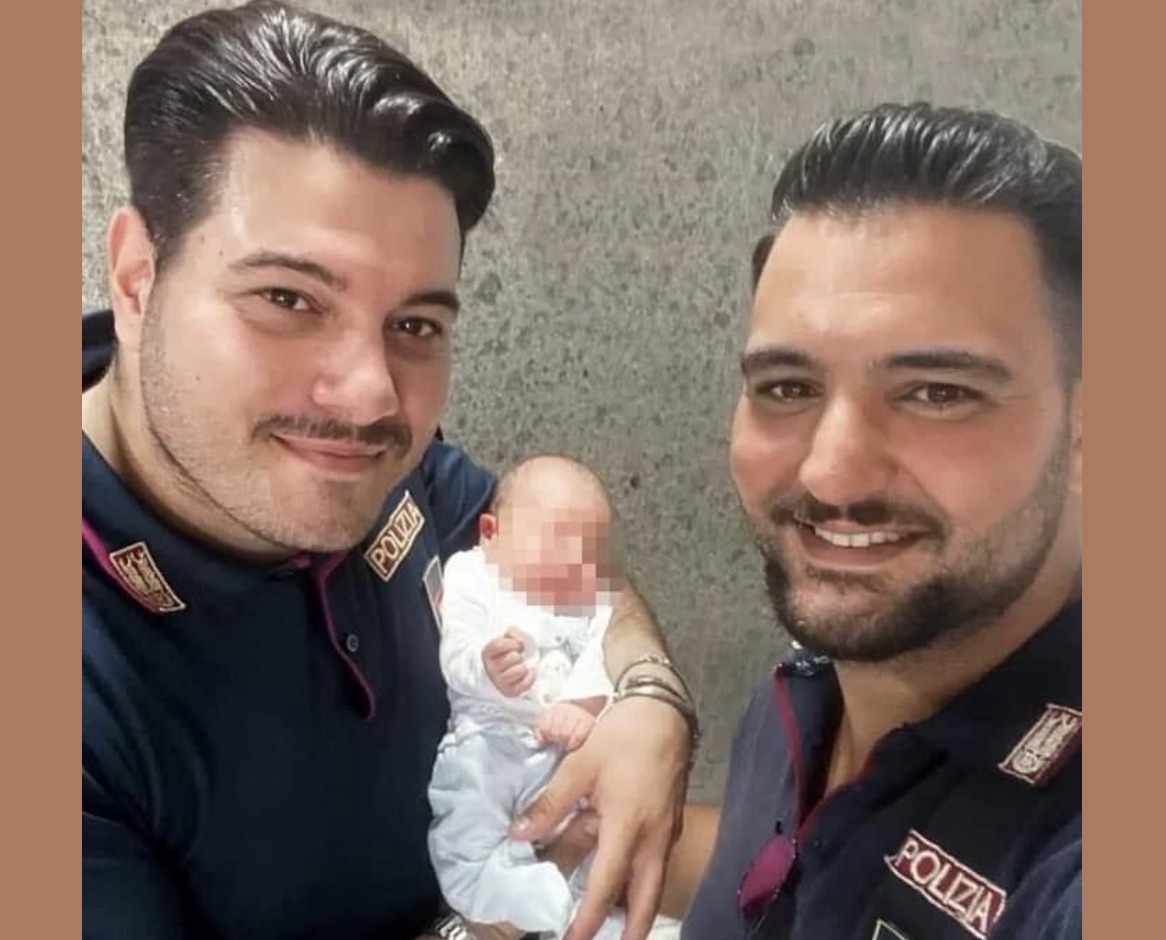 Napoli, due poliziotti aiutano mamma a partorire, la donna lo chiama Marco come uno di loro