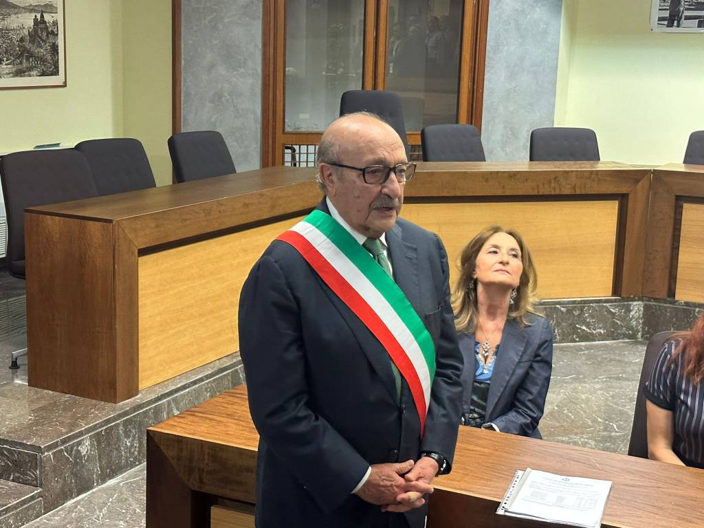 Pomigliano, il sindaco revoca incarico dirigenza al comandante dei vigili