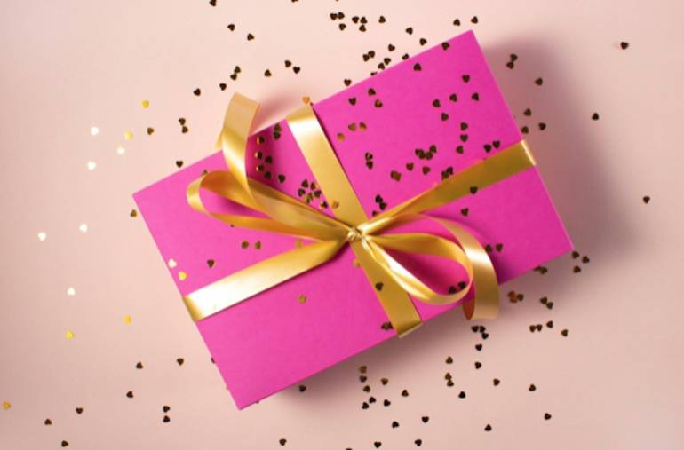 Che regalo tecnologico fare a una ragazza di 17 anni? Ecco i migliori gadget