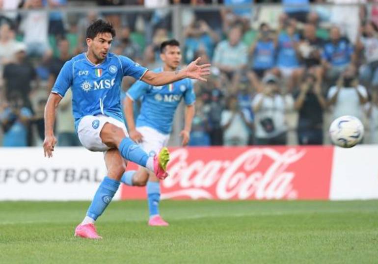 Il Napoli batte ai rigori il Girona per 4-2: Meret ne para due