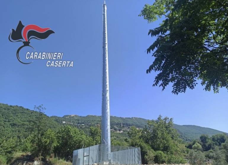 Caserta, sequestrato traliccio abusivo per le telecomunicazioni nel parco del Matese