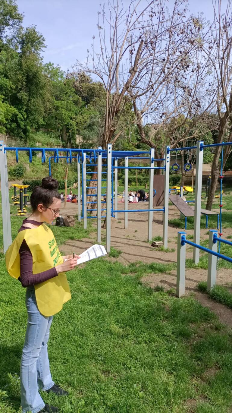 698 i rifiuti totali censiti da Legambiente in 10 parchi urbani tra Napoli e Pozzuoli