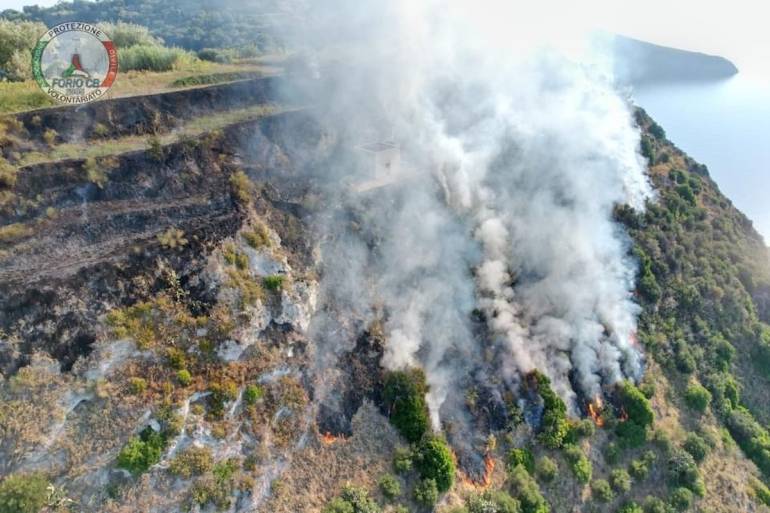 Ischia incendio Monte Cotto