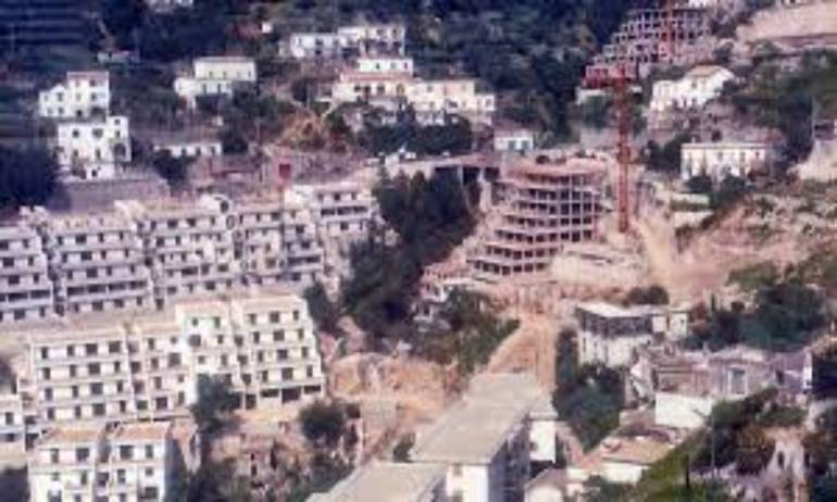 Amalfi, scovati 5 immobili destinati abusivamente alla ricettività turistica