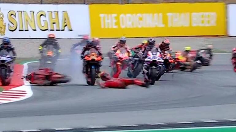Bagnaia, incidente choc in Spagna. Binder: “Spaventoso, per fortuna ora sta bene”