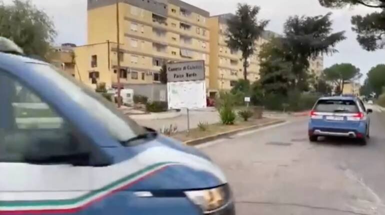 Caivano, “Alto Impatto” della Polizia di Stato: identificate oltre 300 persone
