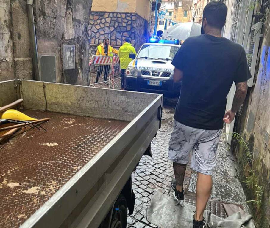 Pericolo frane a Castellammare, transennata la zona dell’Acqua della Madonna